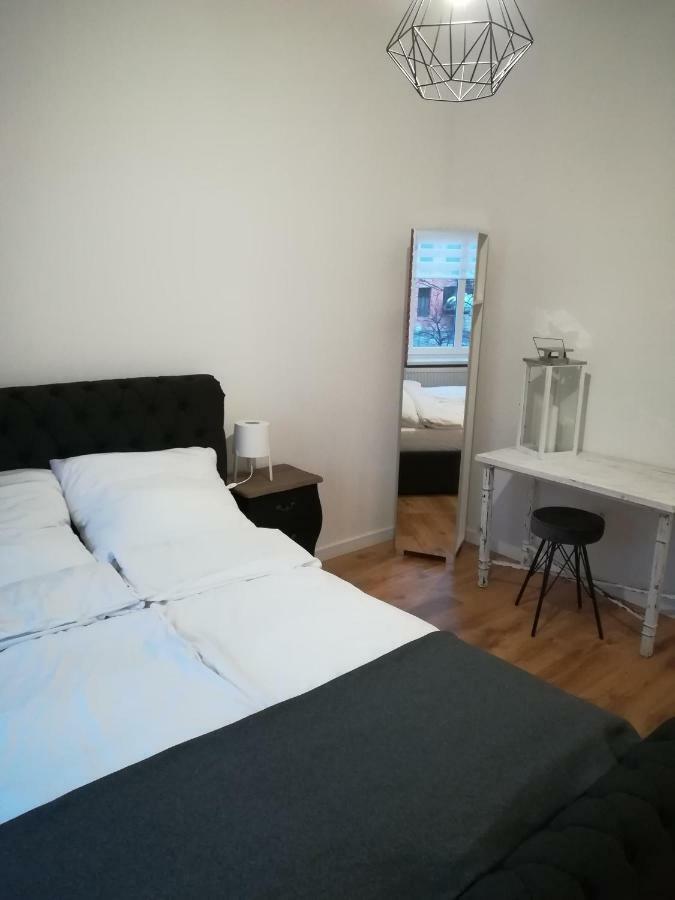 Apartament Piano Lägenhet Malbork Exteriör bild